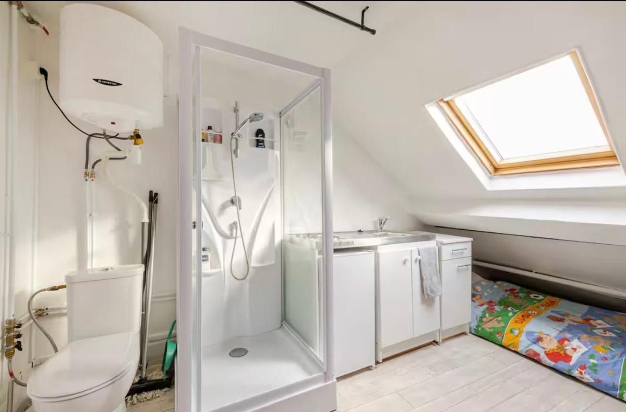 !!!! Only Airbnb !!!!! Please Read My Name And Look At Pictures - Under Roof - Cool Area Apartment *